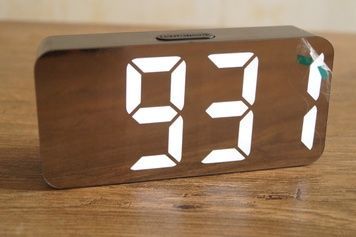 Електронний настільний дзеркальний LED-годинник DS-3622-MAX, білий підсвітка 2075 фото